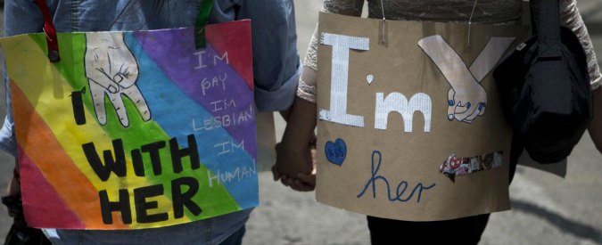 Copertina di “Dirsi lesbica”: indagine sull’amore al femminile tra tabù sociali e sesso