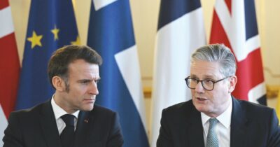 Copertina di L’Iran minaccia gli alleati europei. Macron e Starmer: “Altre armi”